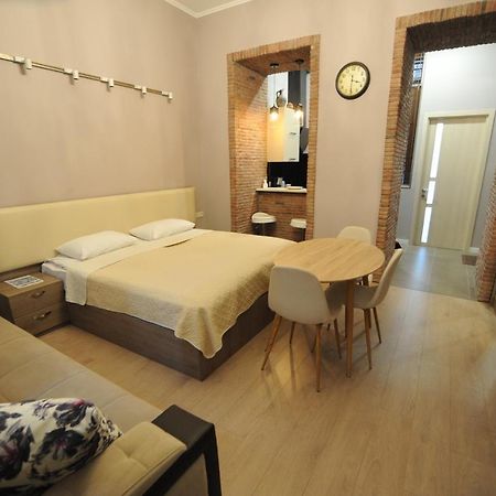 Old Tbilisi Metekhi One Room ภายนอก รูปภาพ