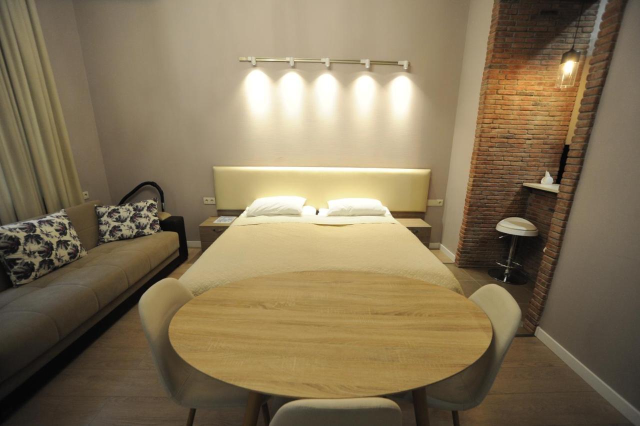 Old Tbilisi Metekhi One Room ภายนอก รูปภาพ